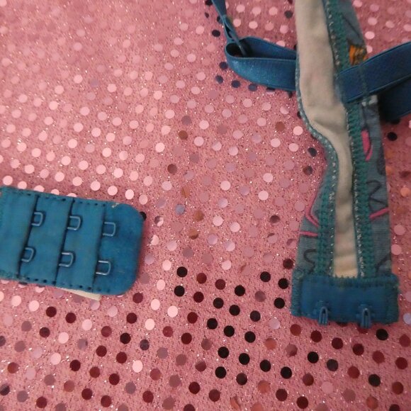 G:21 | size 34A | Blue Underwire Bra | Stars - Peace - Hearts - Picture 8 of 9